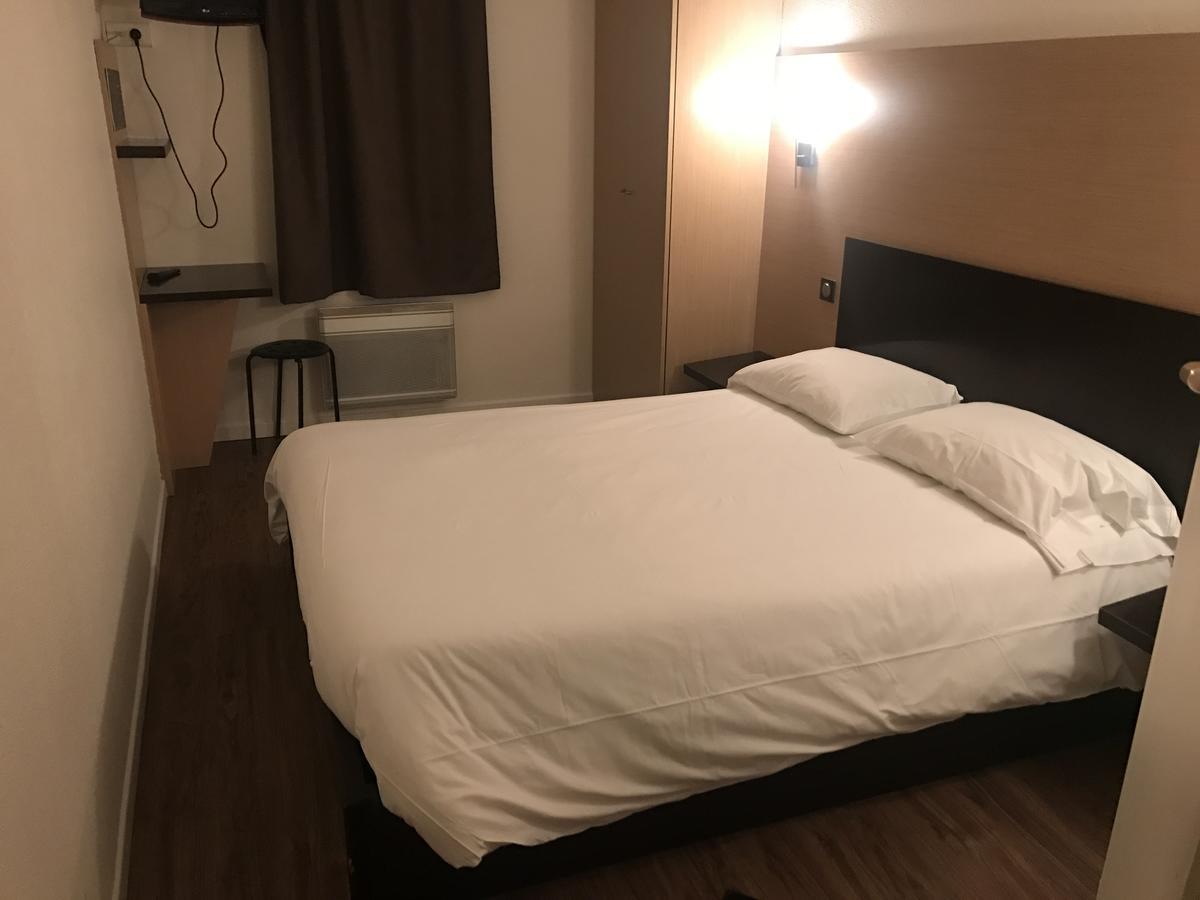 Hotel Akena Pierrelaye Zewnętrze zdjęcie